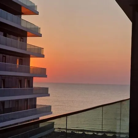 Compas Mamaia Nord 公寓 *